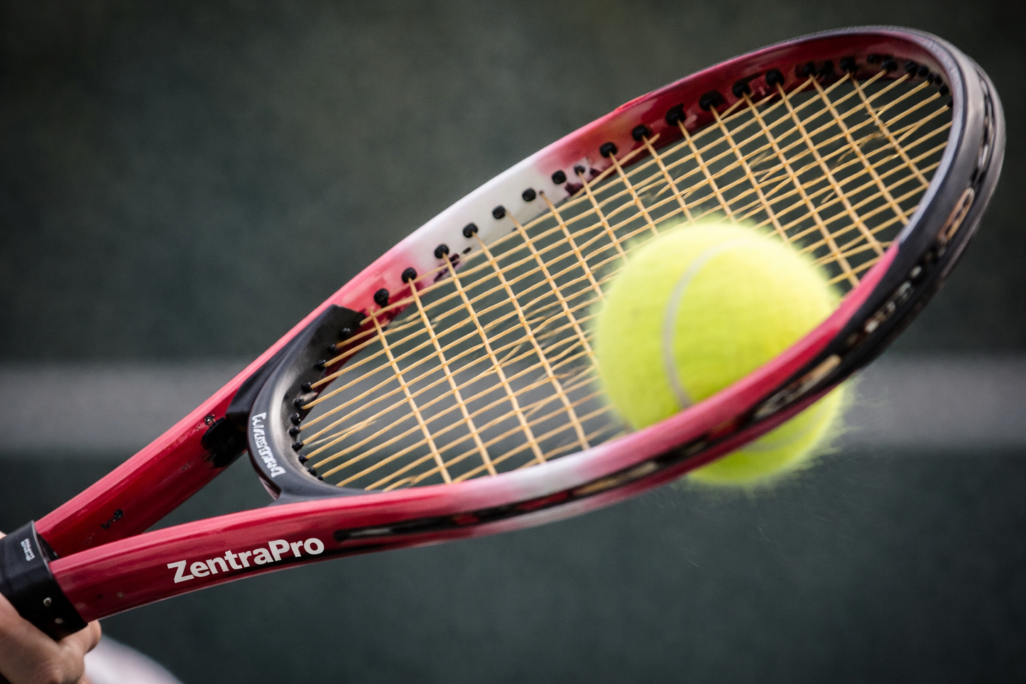 Cadre de la raquette de tennis rouge ZentraPro