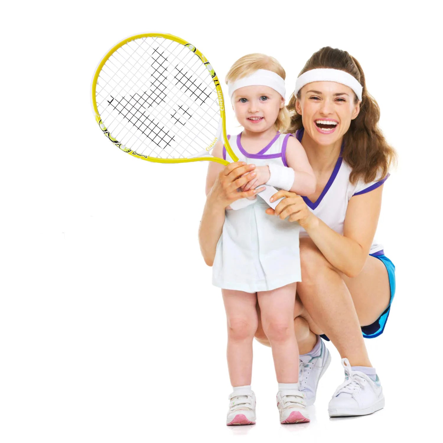 Une mère et sa fille avec la raquette de tennis junior jaune